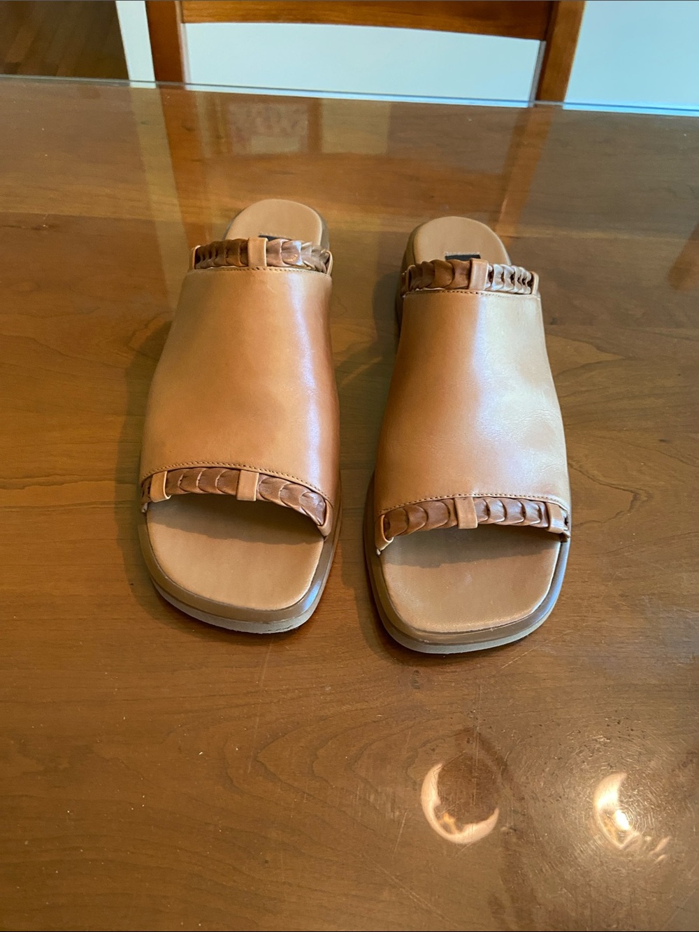 Artiva Lites  Tan Leather Slide Sandals. Golden/Tan Color. Very Comfortable.  9